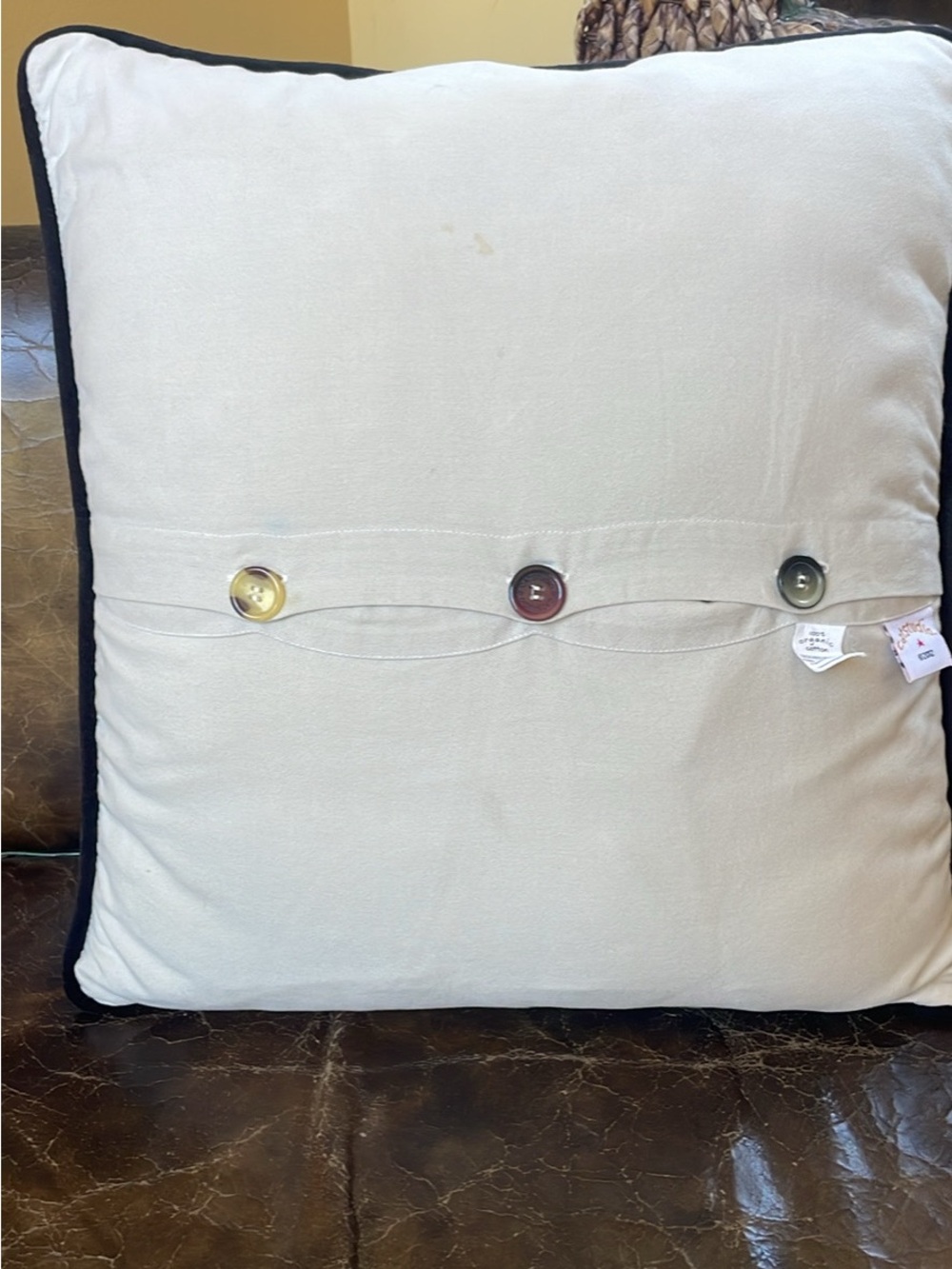 Catstudio Hand-Embroidered England Pillow - Picture 5 of 7